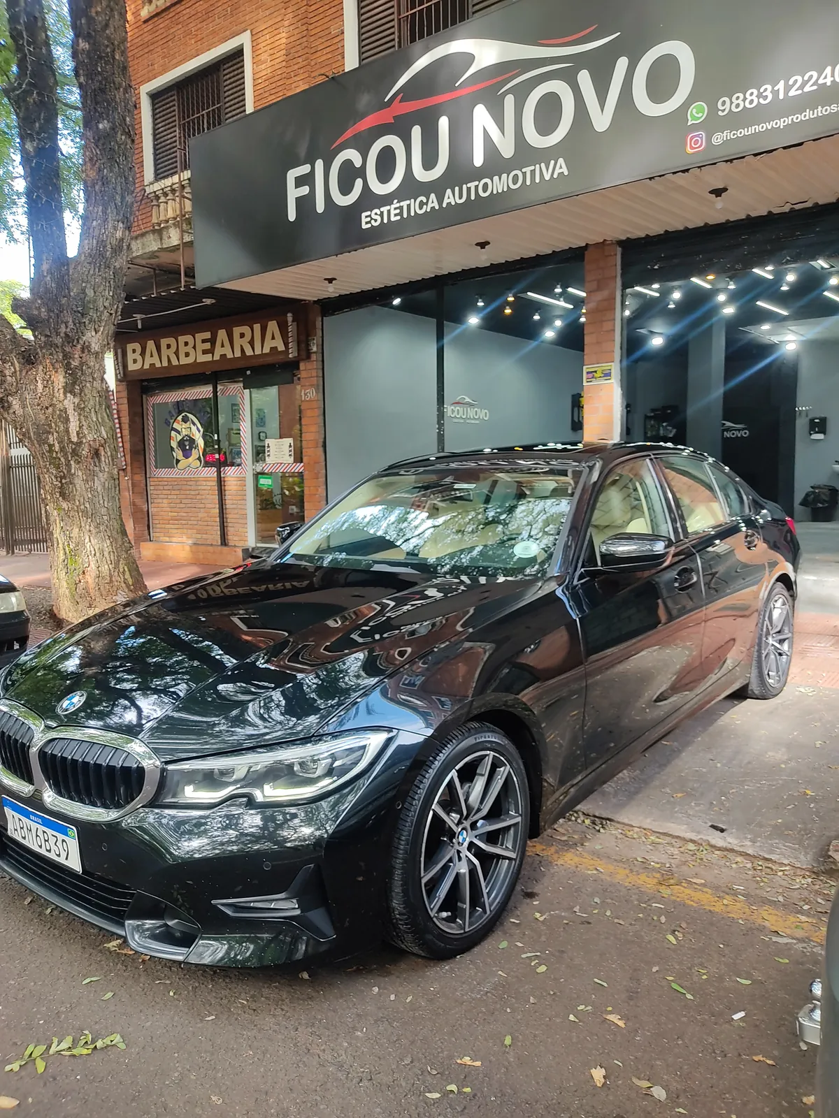 Veículo no espaço da Ficou Novo